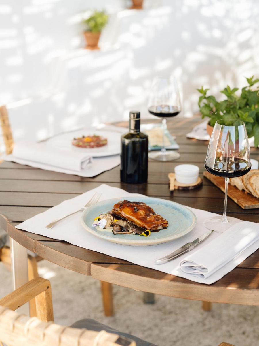 Comida en o cerca de este hotel