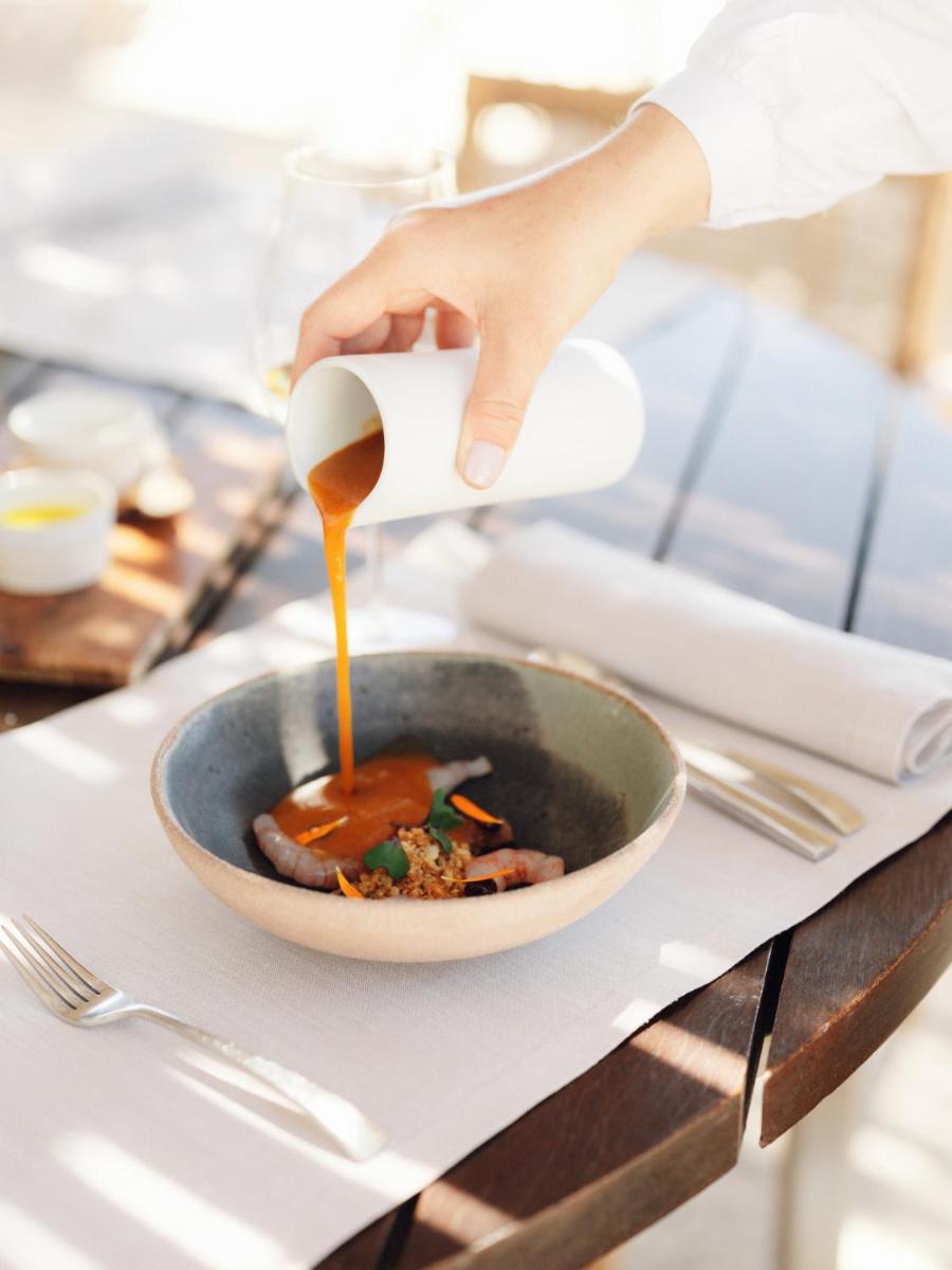 Comida en o cerca de este hotel