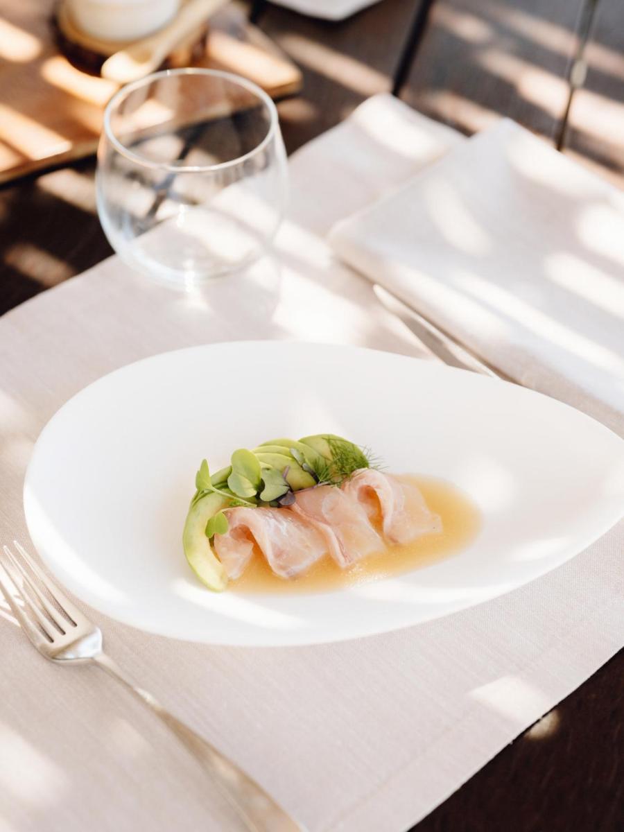 Comida en o cerca de este hotel