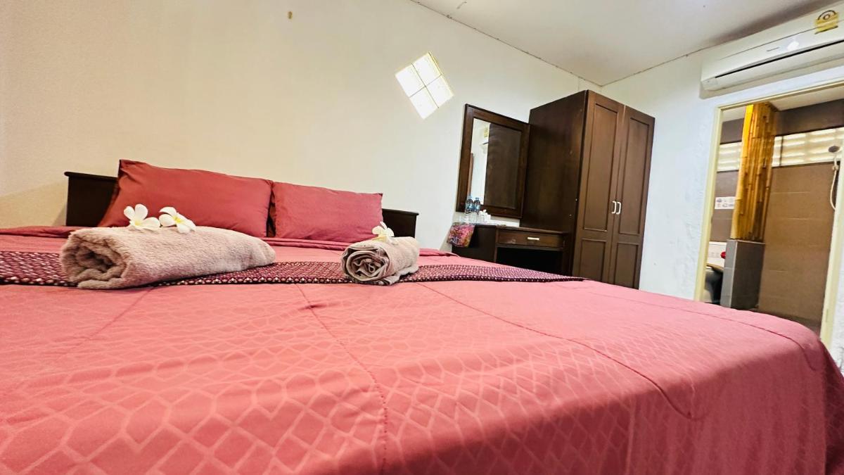 Lanta School Beach House - Housity