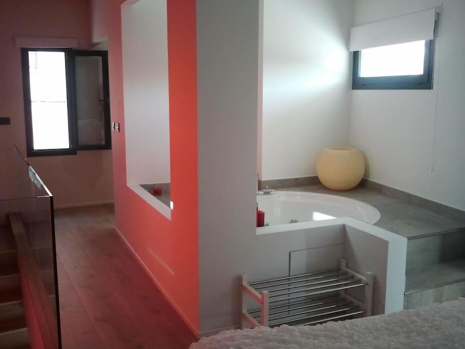 LOS PUENTES casa con jacuzzi para 2 - Housity