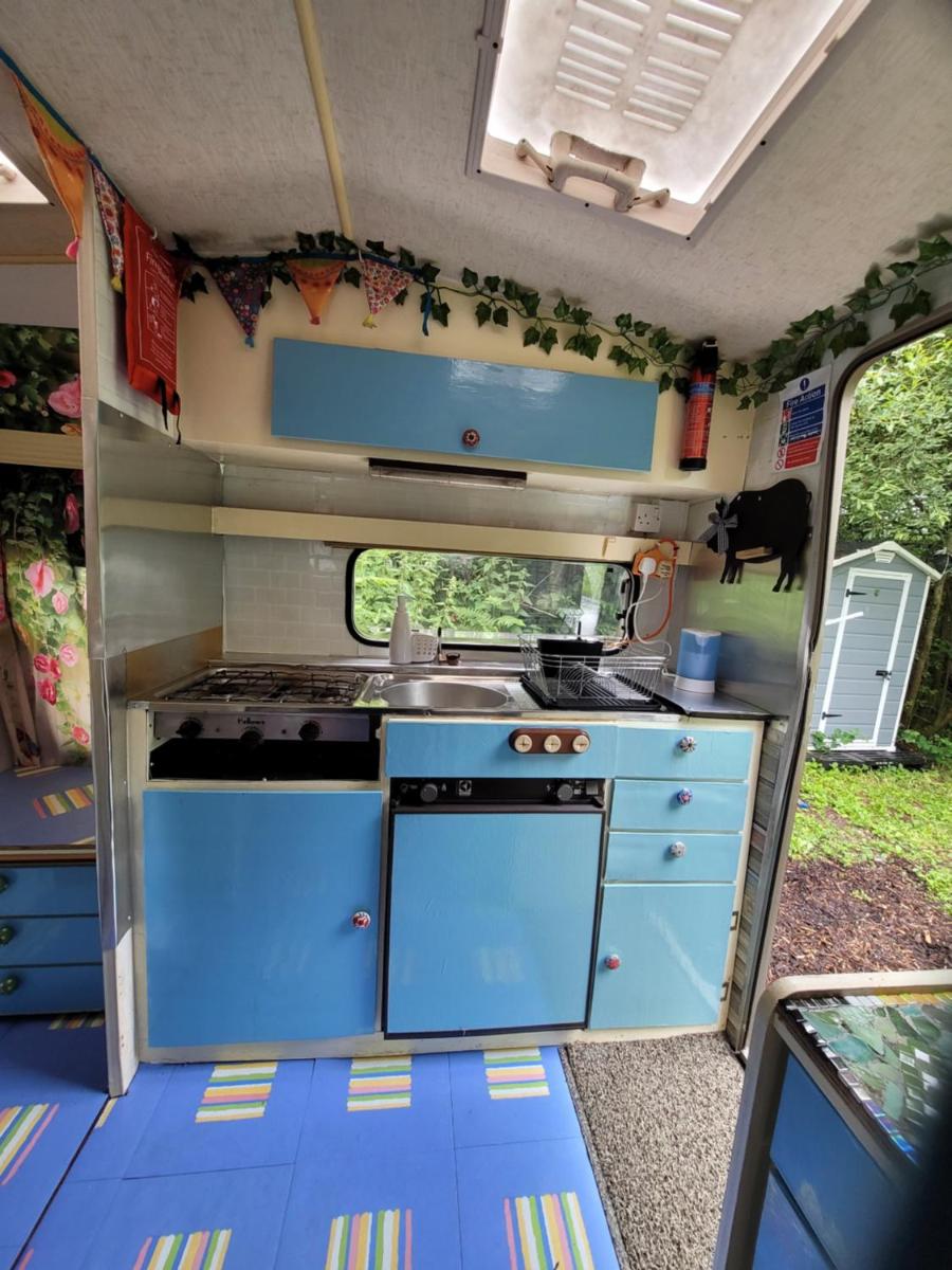 Quirky Eco Stay, BEDDING NOT SUPPLIED, Peaceful & Private for 2 in Dble bed - Housity