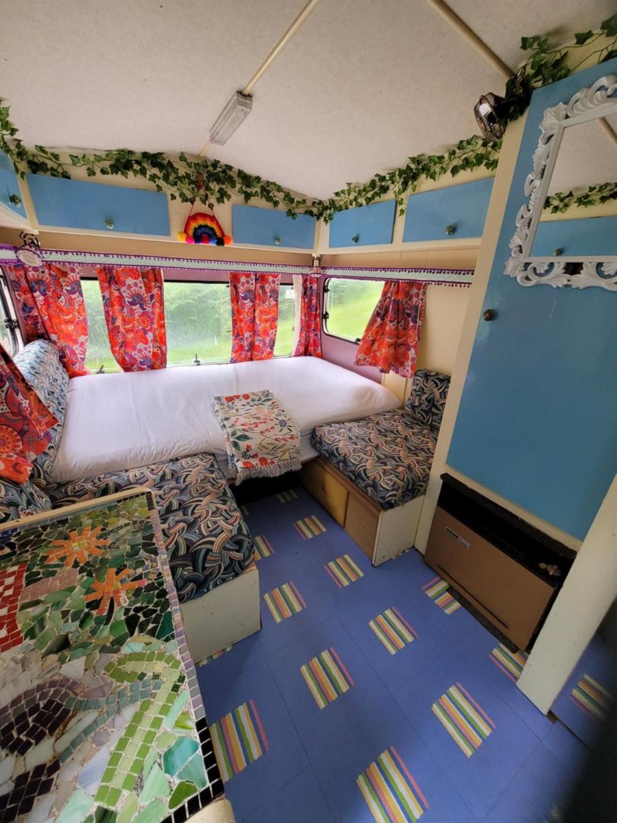 Quirky Eco Stay, BEDDING NOT SUPPLIED, Peaceful & Private for 2 in Dble bed - Housity