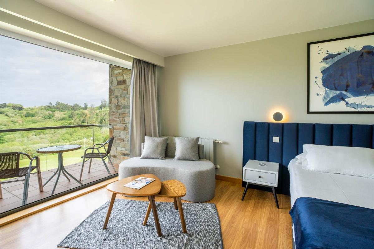 Zona de estar de Abba Comillas Hotel
