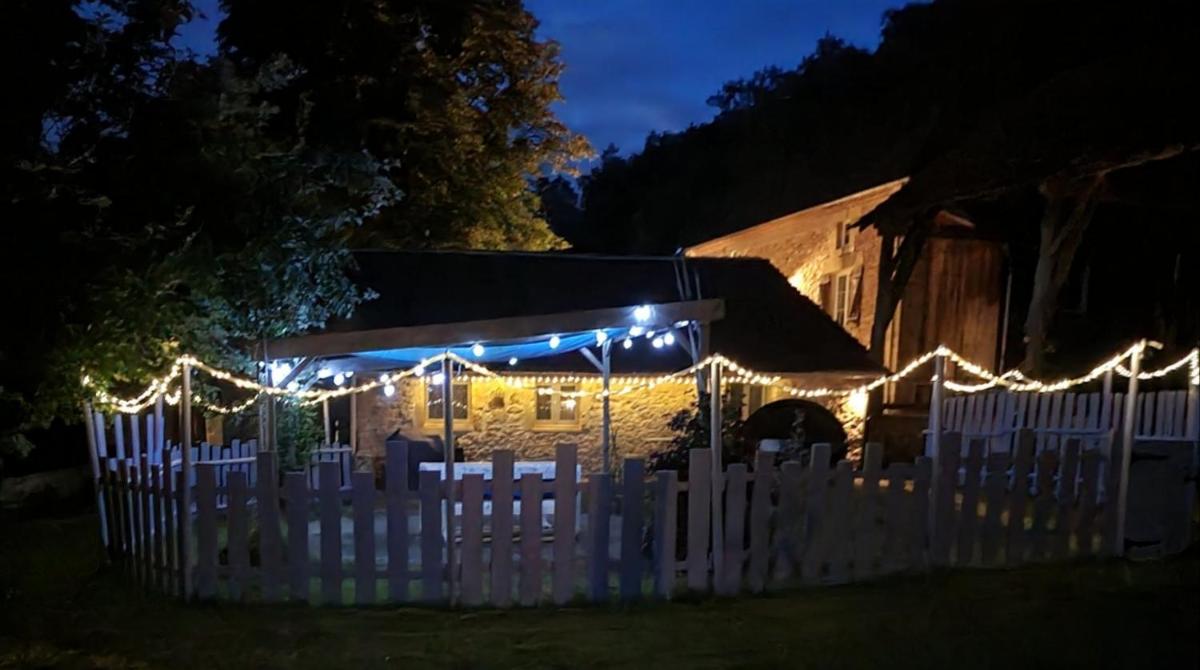 Romantic Bijou Gite with shared pool - Housity