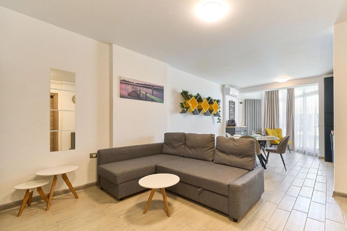Suitetrails - Top Floor Sea View Apartment Spa n Pools