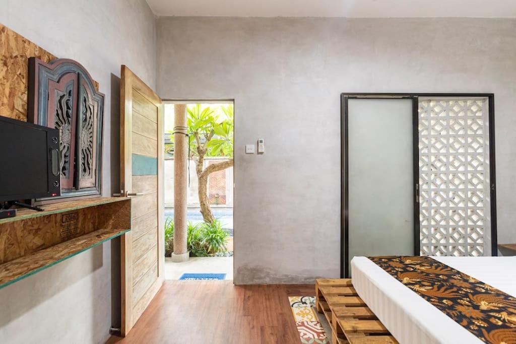 Surfer Garden - Housity
