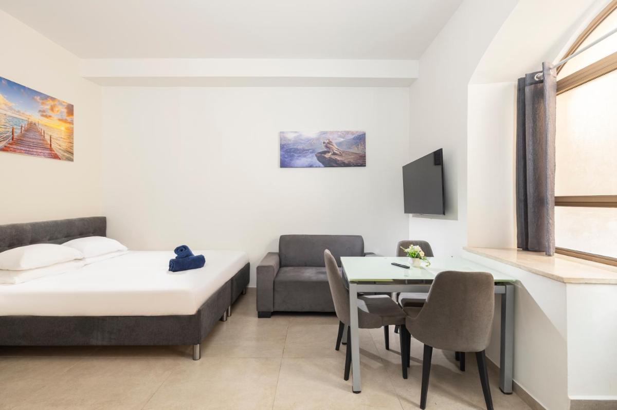 Vacation Apartments In The Heart Of Nachlaot - Housity