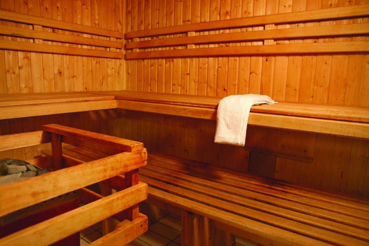 Photo de la galerie de l'établissement Hotel *** & Spa Vacances Bleues Villa Marlioz, à Aix-les-Bains