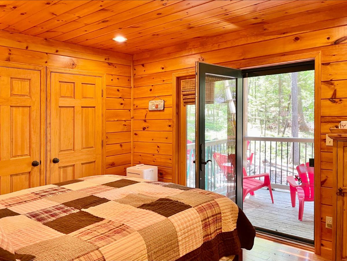 ADK Cabin with Hot Tub, Near Whiteface, Lake Placid, Fire Pit, Game Rm - Housity
