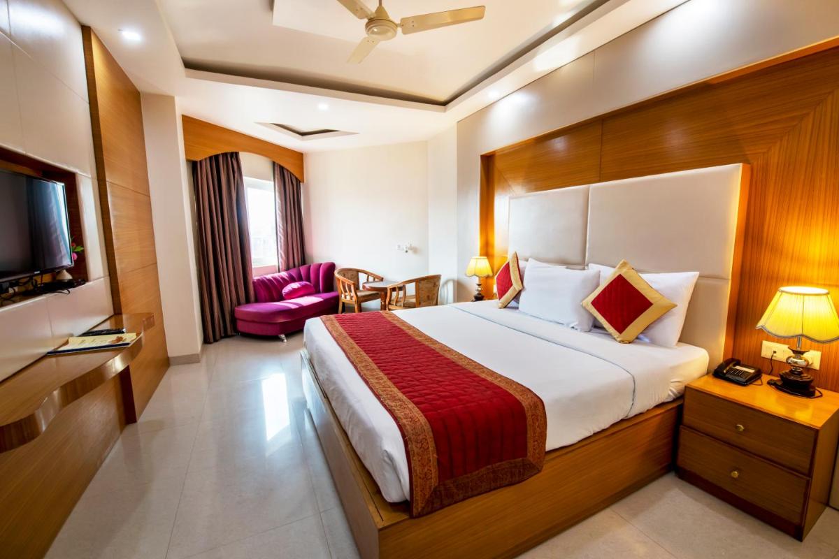 HOTEL ANAND INTERNATIONAL - Housity