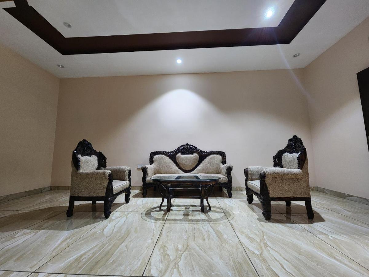 Home Away From Home - Housity