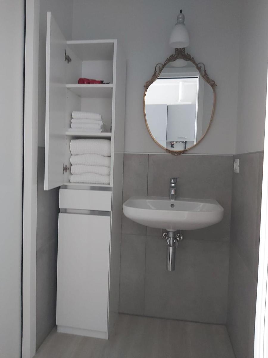 Alba House - Housity