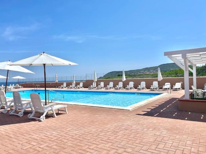 Tennis piscina mare - Housity