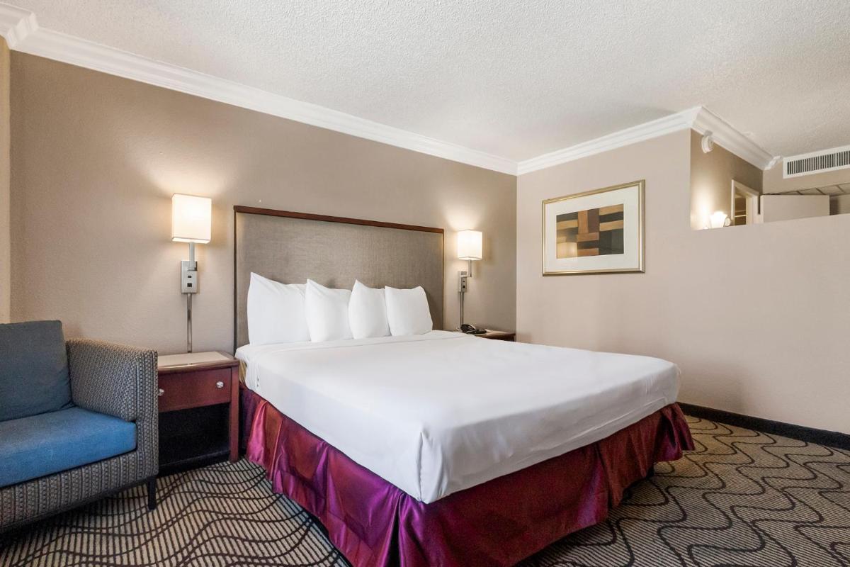 Jack London Inn - Housity