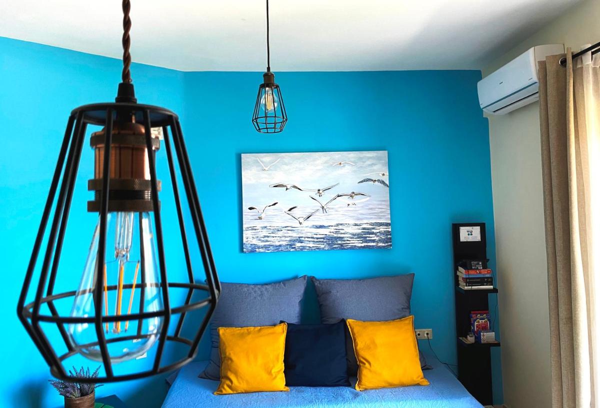 A Niko's Place - Housity