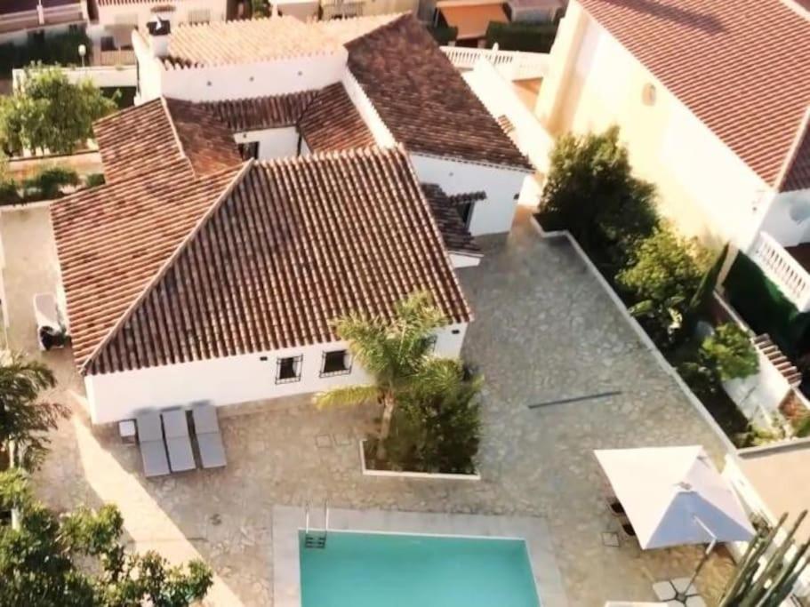 Pedregalejo Villa Sea&City with private heated pool - Housity
