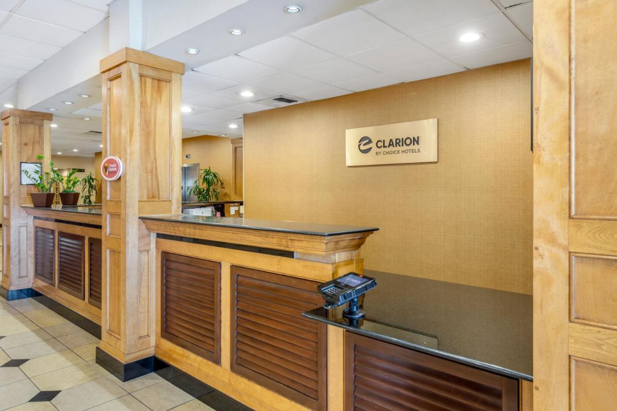 Clarion Hotel Anaheim Resort - Housity
