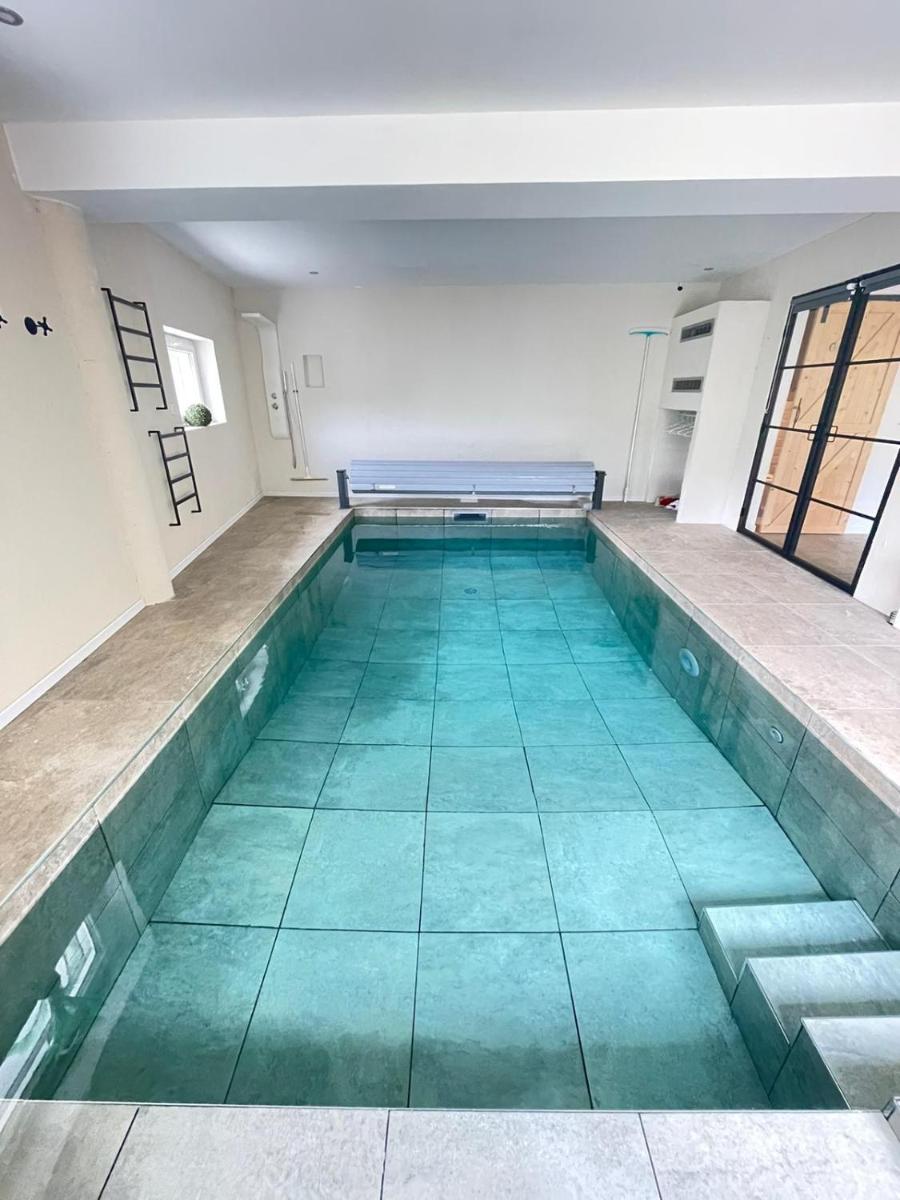 Maison calme et détente, piscine intérieure, 10 personnes - Hizvo
