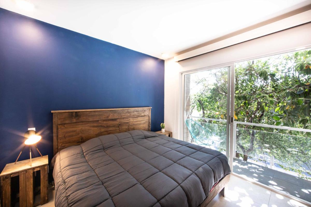 Comfy Apartment with Private Balcony & Natural Light - Xola - Housity