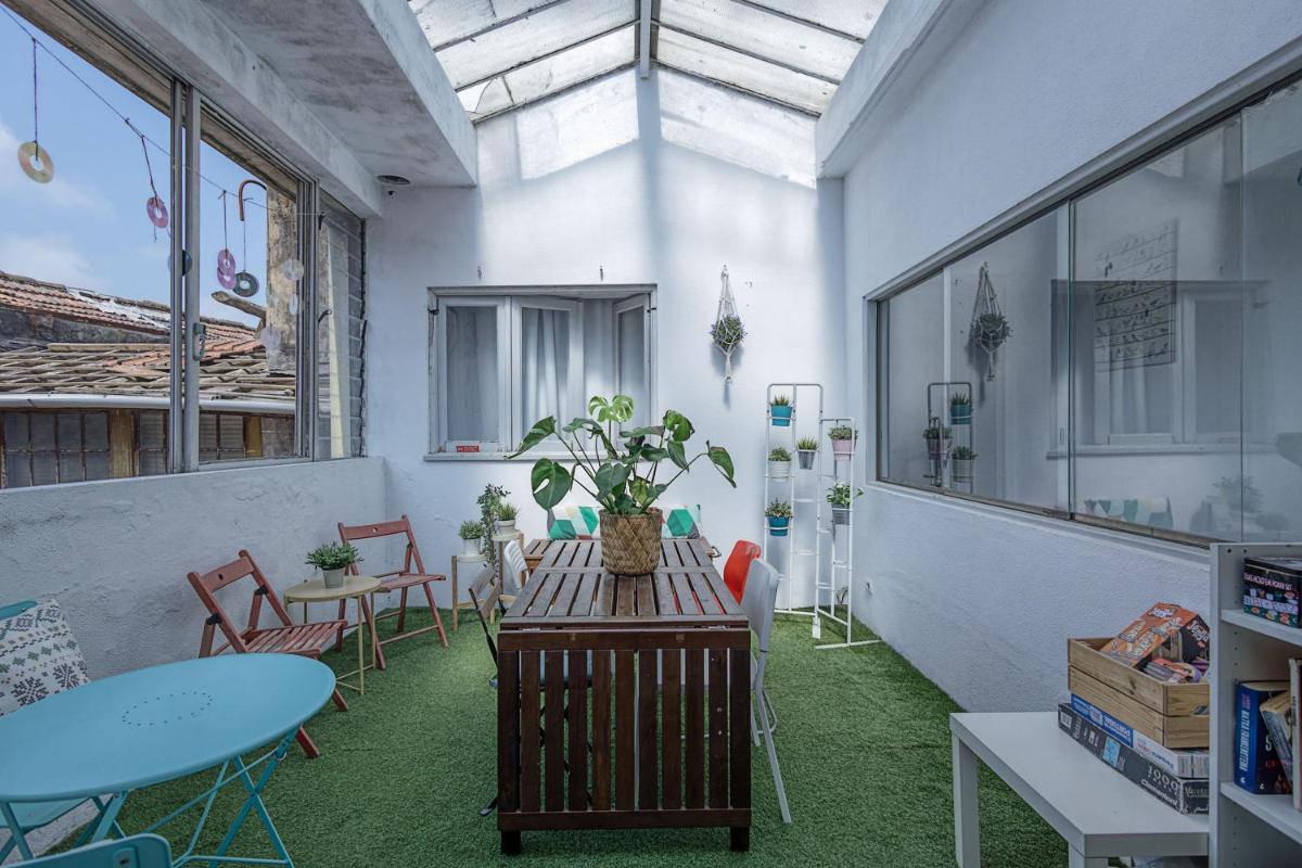 Travel & Live Porto Hostel - Housity