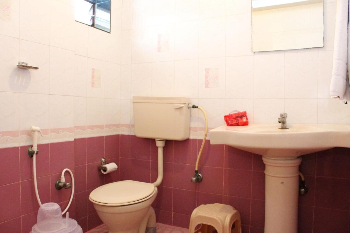 OYO Hotel Ganga Sagar Near Sri Someshwara Swami Temple - Housity