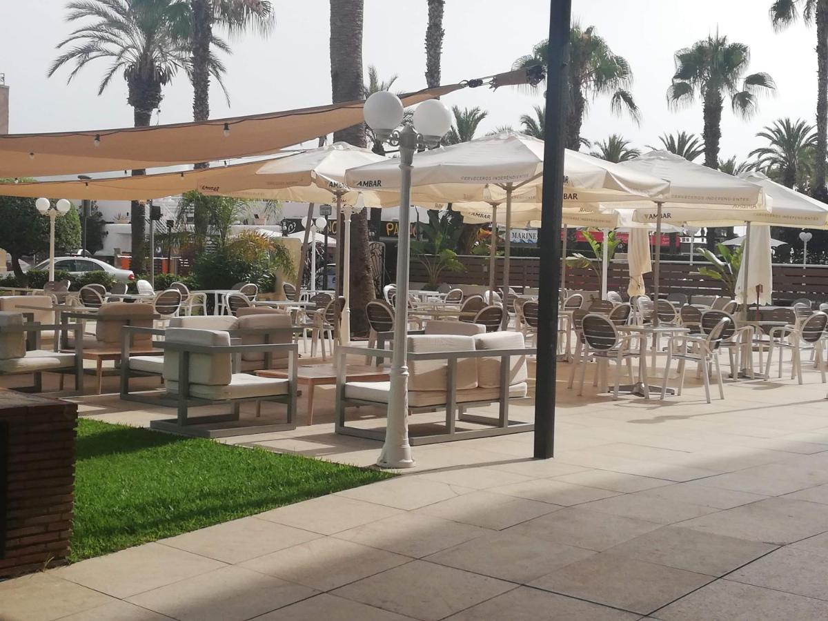 Un restaurante o sitio para comer en Hotel Planas