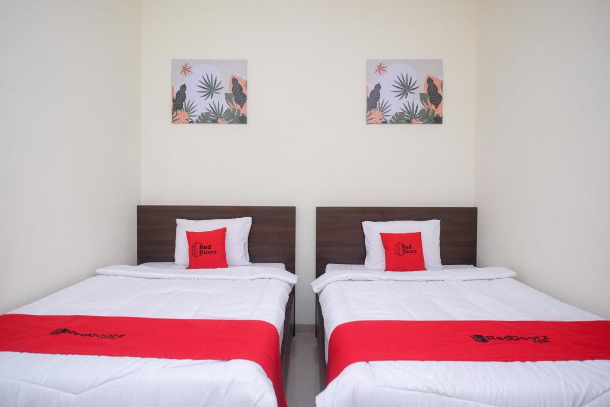RedDoorz near Kawasan Bandara Ahmad Yani Semarang 2 - Housity