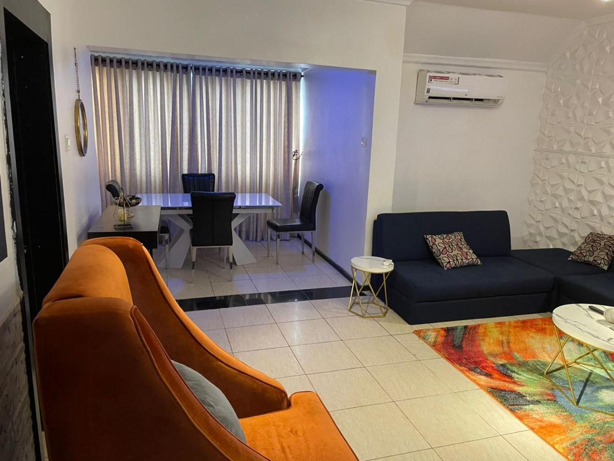 Suitetrails - Glorious princely court apartment