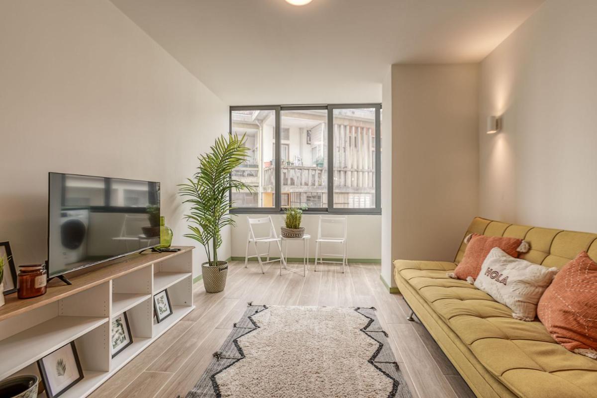 Travel and Live Apartments - Housity