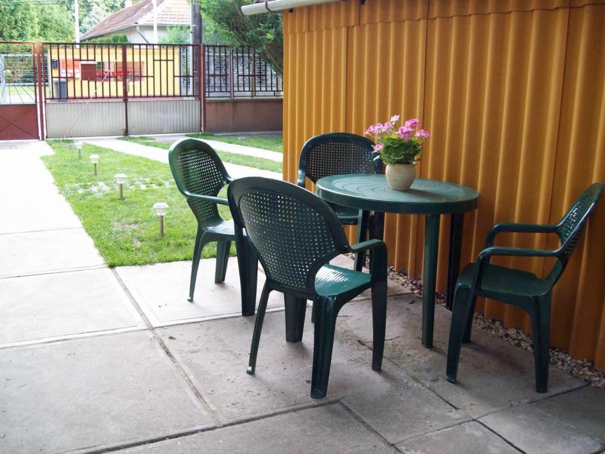 Szivárvány Apartman - Housity