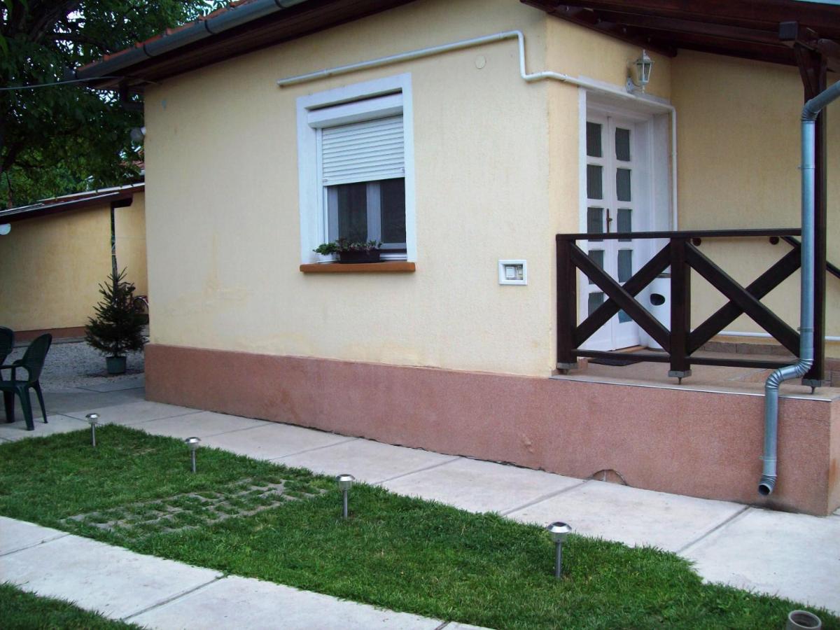 Szivárvány Apartman - Housity