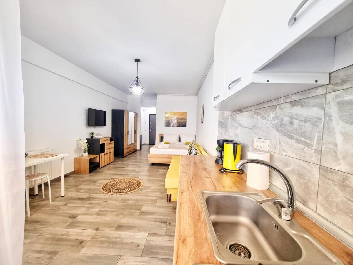 SevenEleven Apartments - Housity