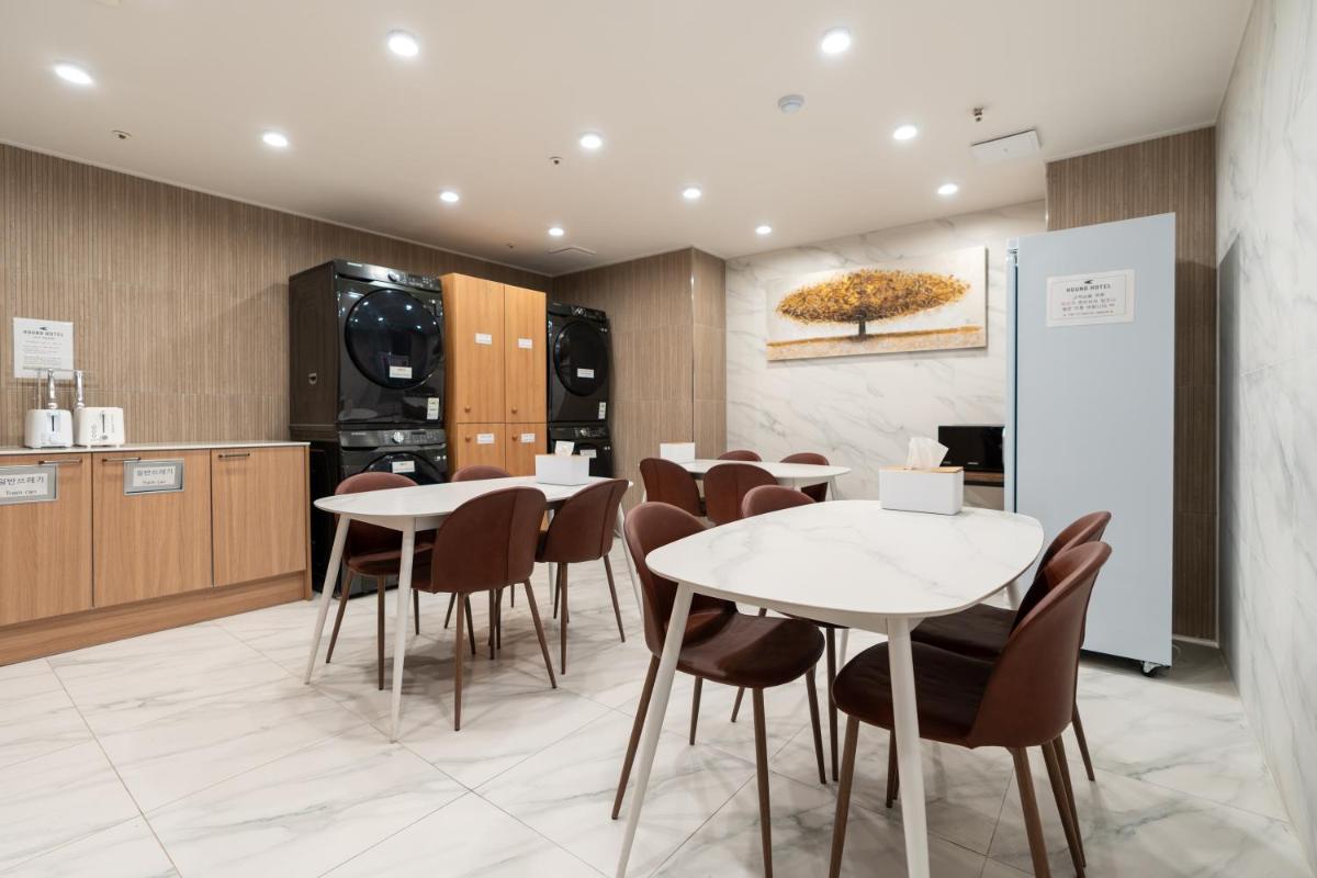 Jecheon Hound Hotel - Housity