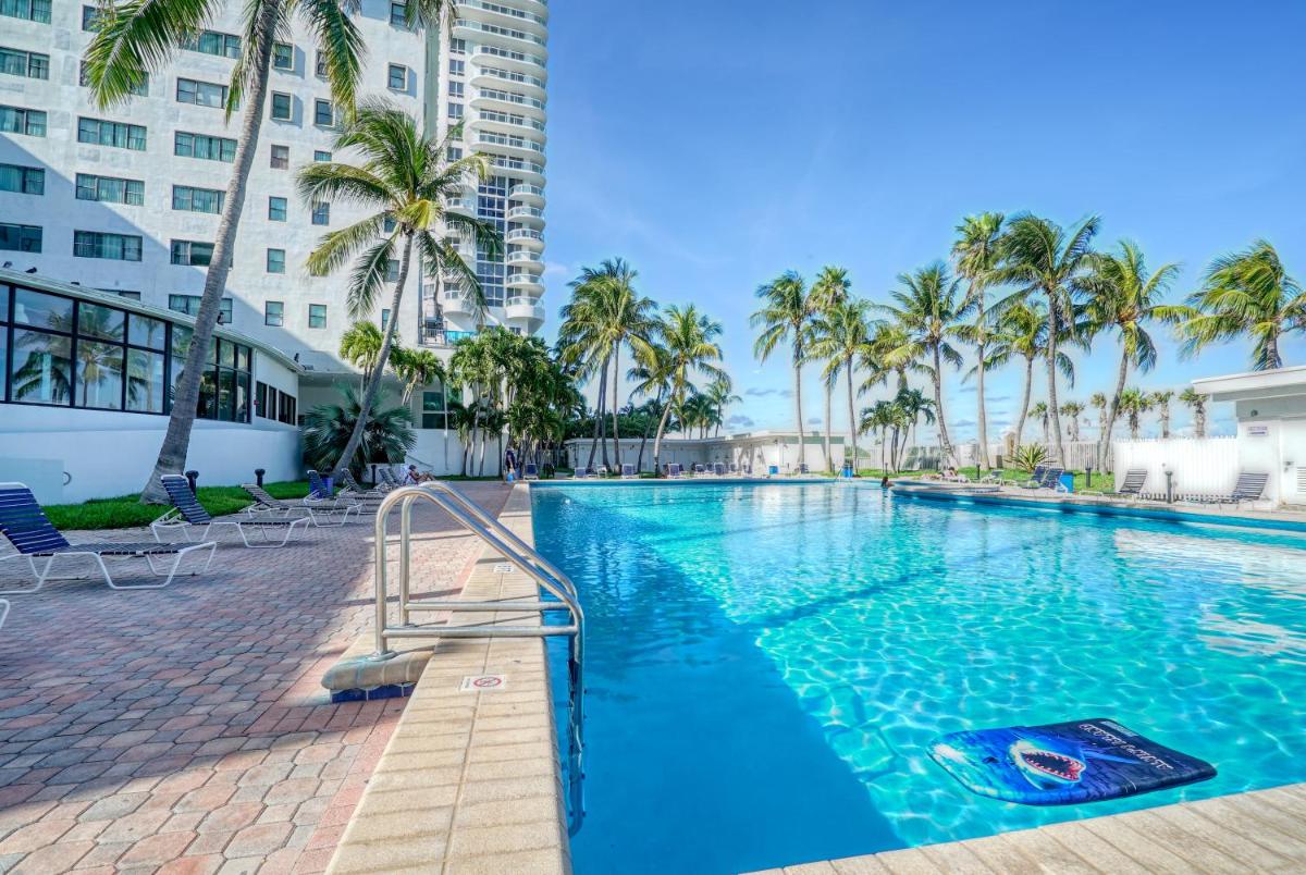 Deluxe Studios and Apartments at the Casablanca - Housity
