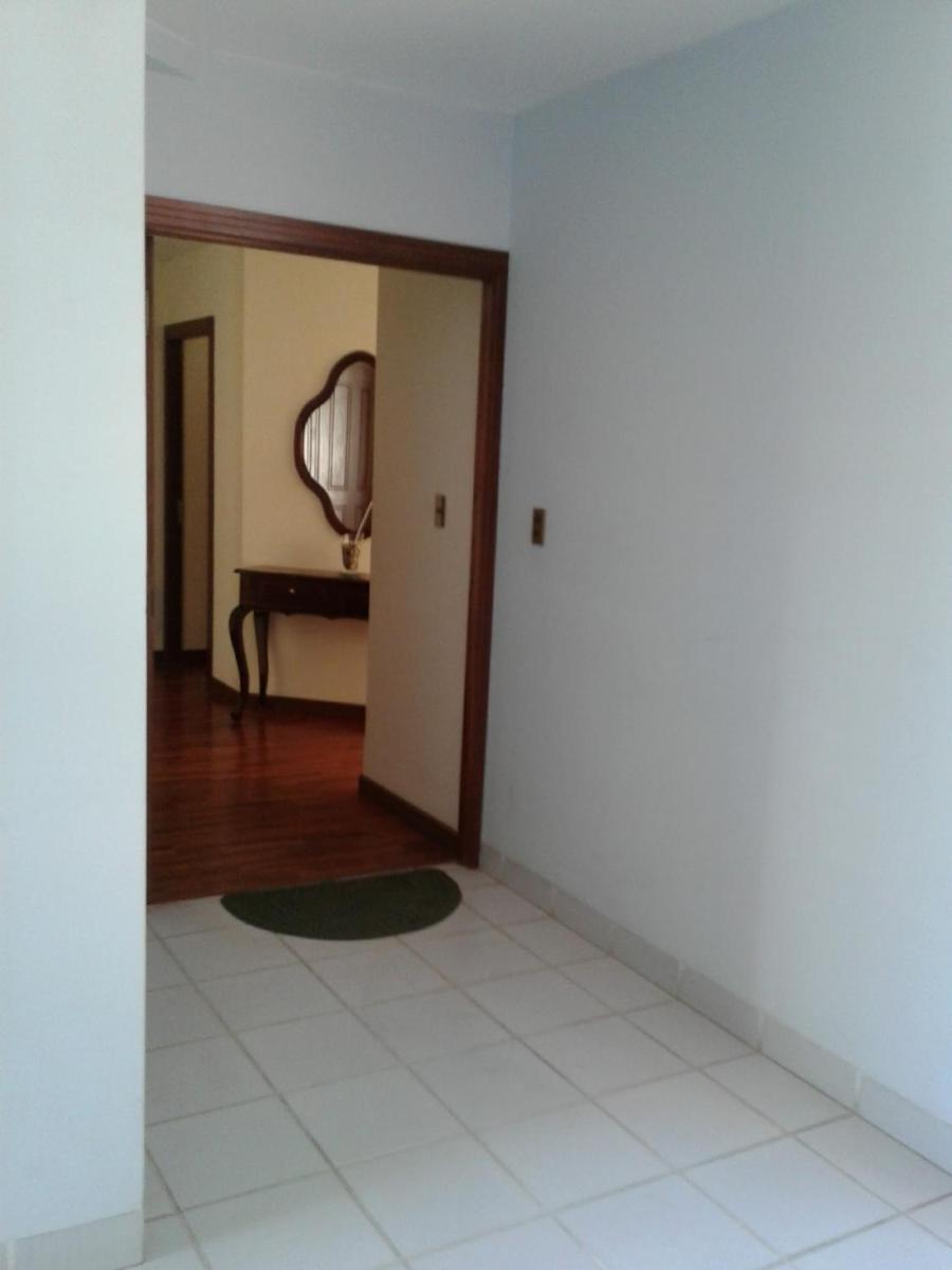 Amplia y soleada habitacion - Housity