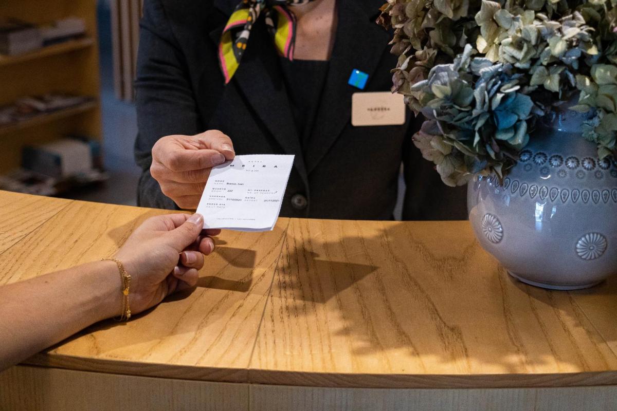 Os clientes hospedados em Hotel Meira