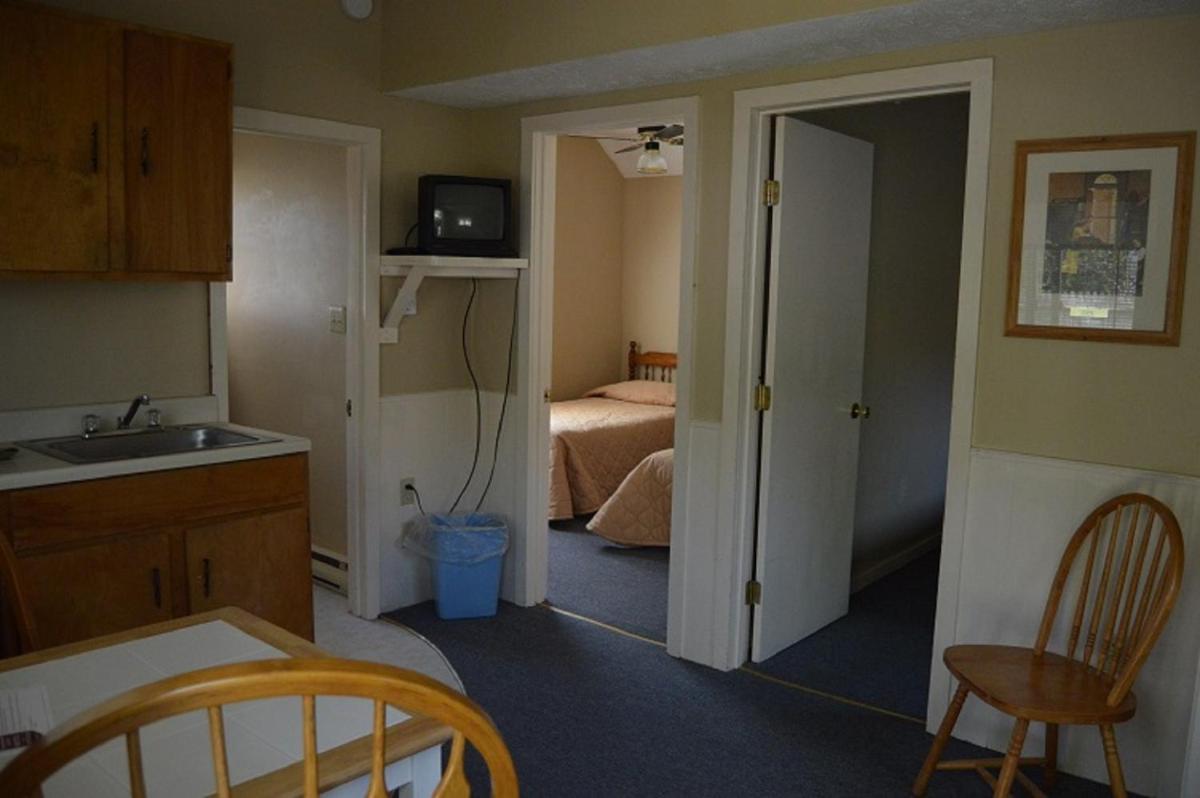 Kennebunk Gallery Motel and Cottages - Housity