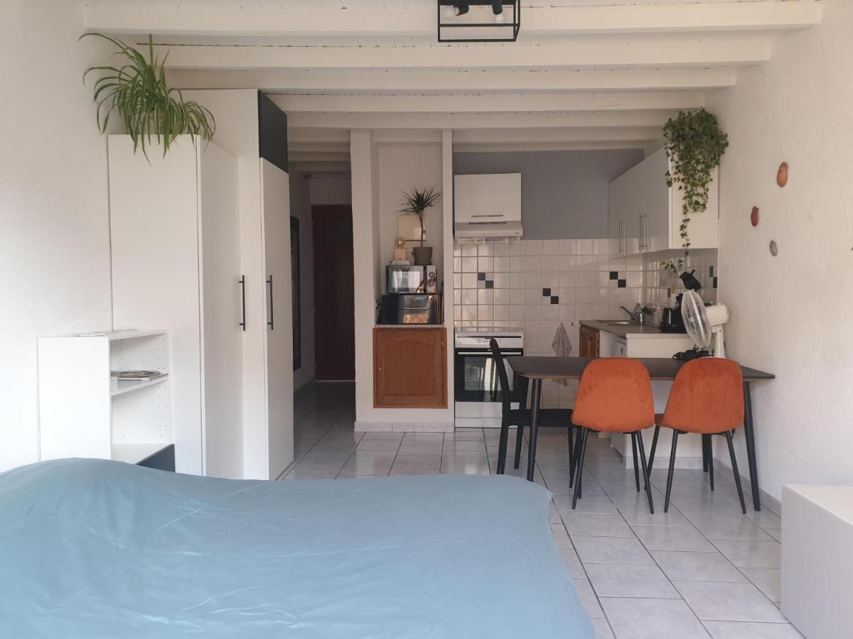 Studio tout confort centre ville - Balcon, Clim, TV, Wifi - Housity