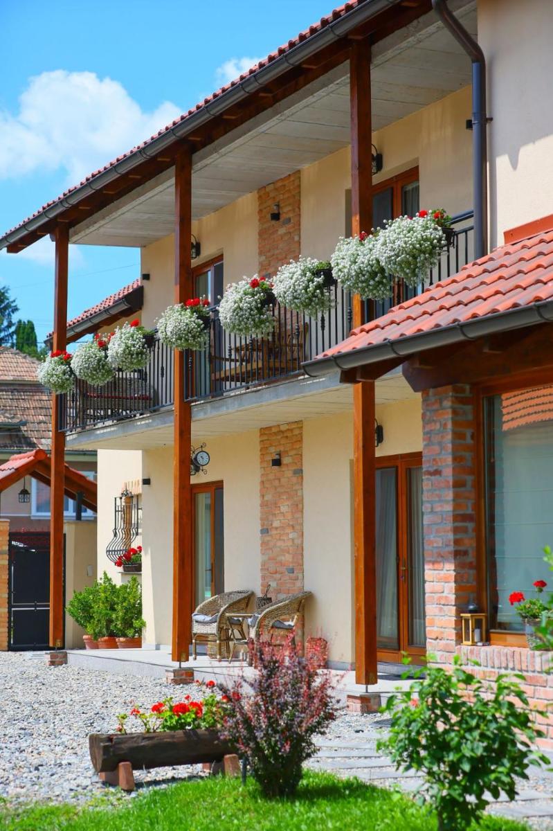 AMA Guest House - Housity