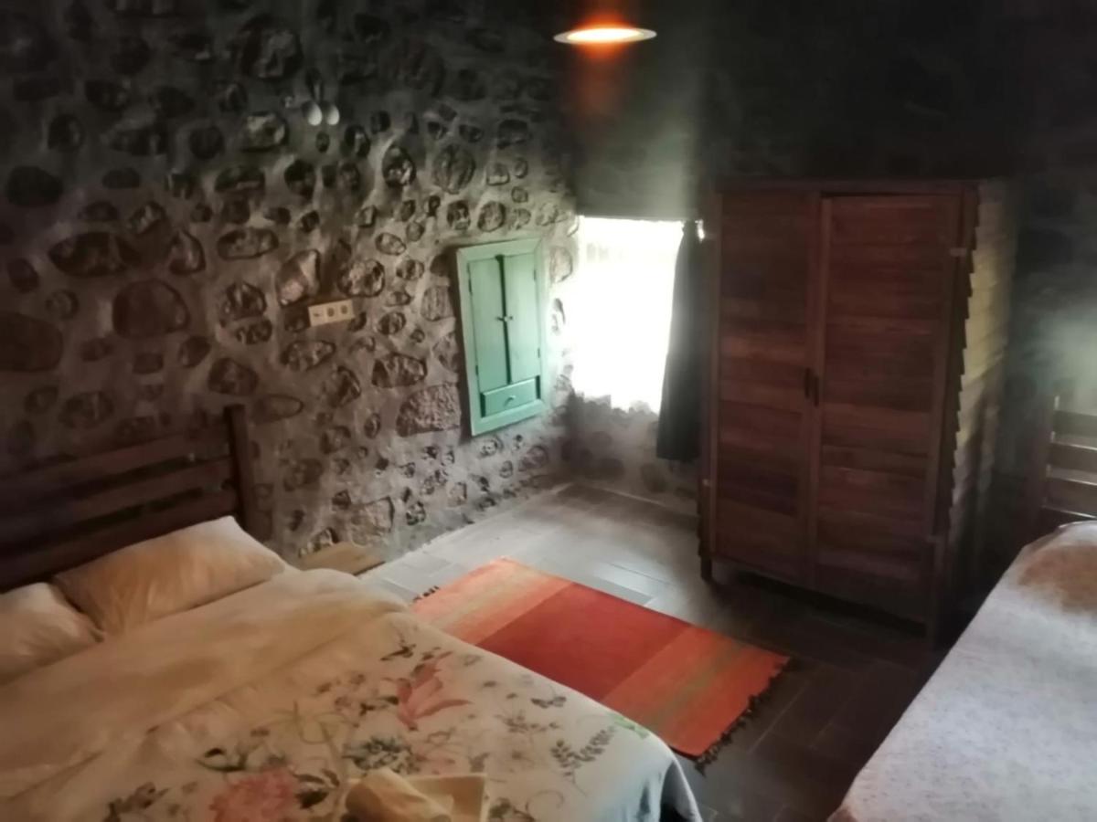 Thousand Ally Boutique - Housity