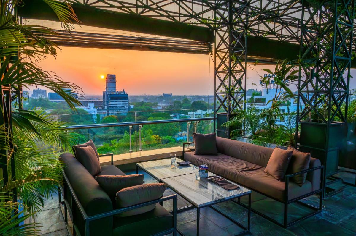 O Hotel Pune - Housity