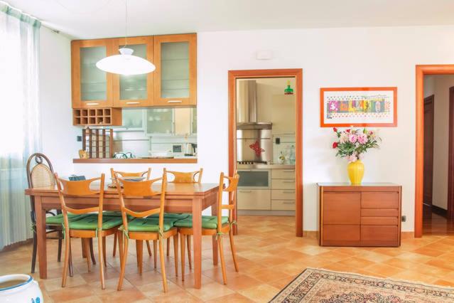 Madonna della Rosa - Housity