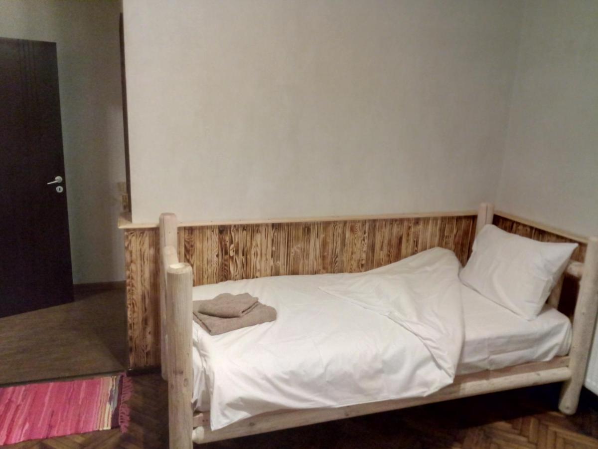 Hunting Lodge and Bar Bear Nook - Housity