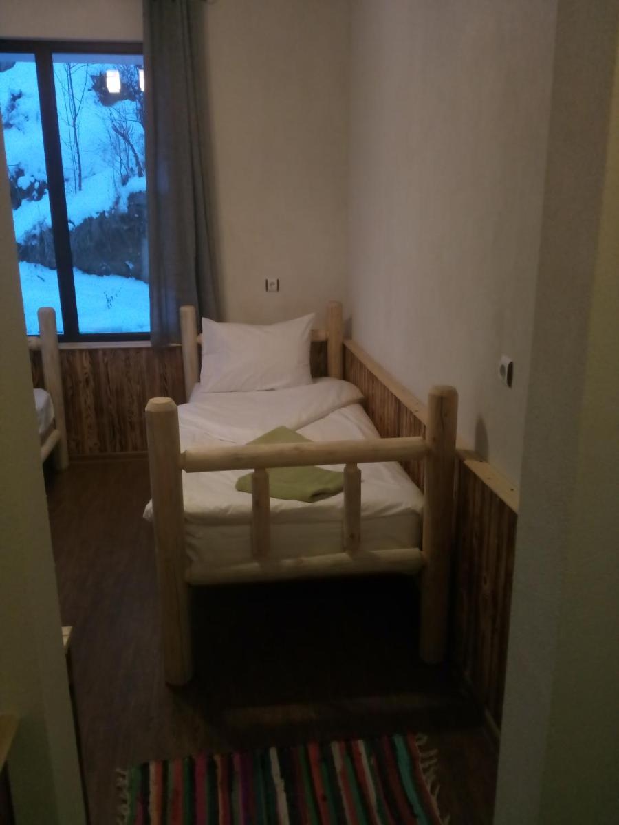 Hunting Lodge and Bar Bear Nook - Housity