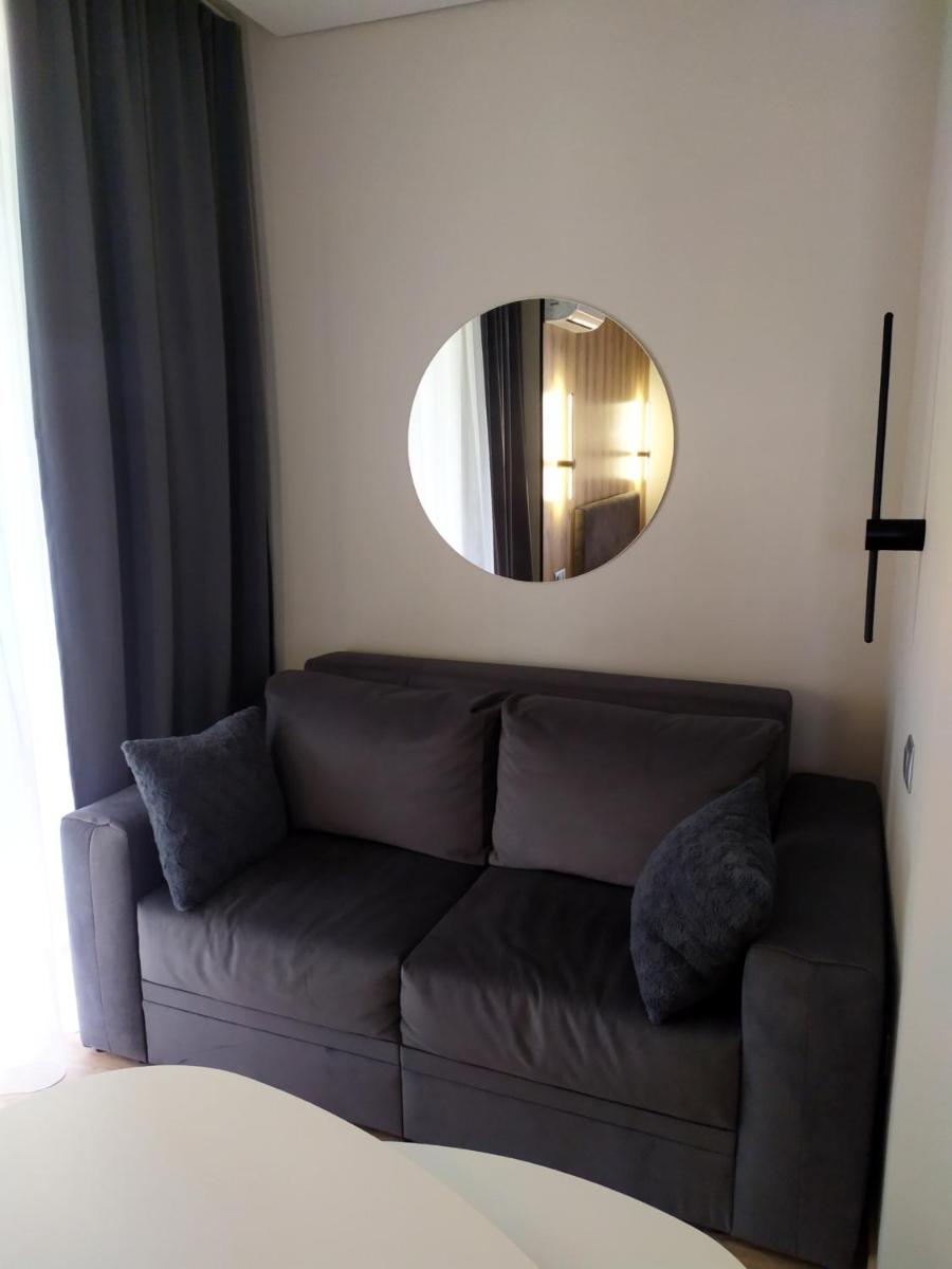 Euro - Housity