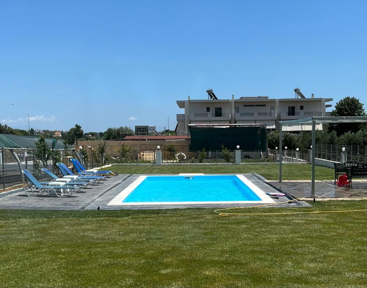 Athens Countryside resort with pool - Housity