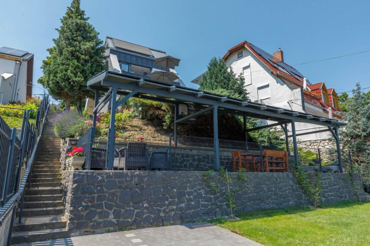 Bazalt Apartman - Housity