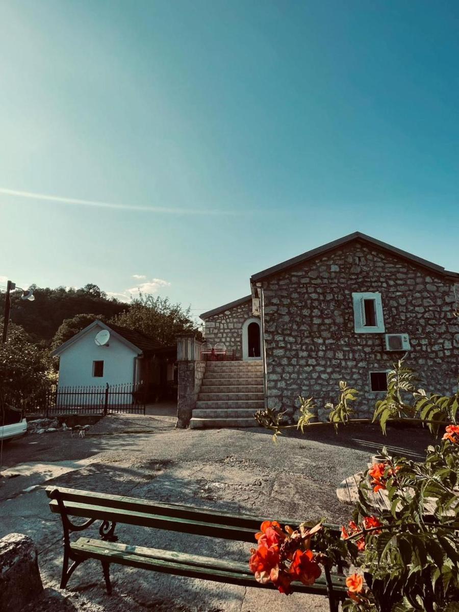 Rustic village - Housity
