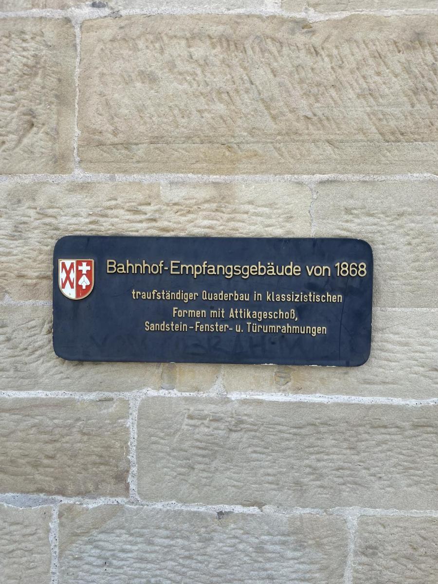 Hotel-am-Bahnhof Stuttgart-Ditzingen - Housity